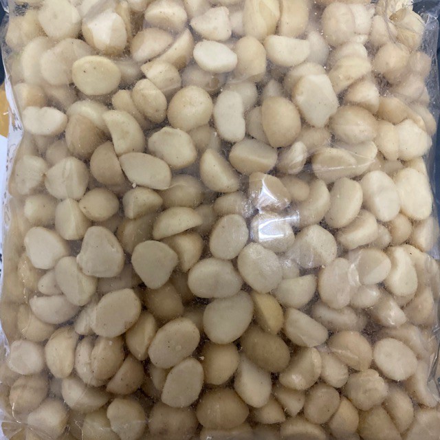 แมคคาเดเมียผ่าซีก 500 กรัม Halved macadamia 500g