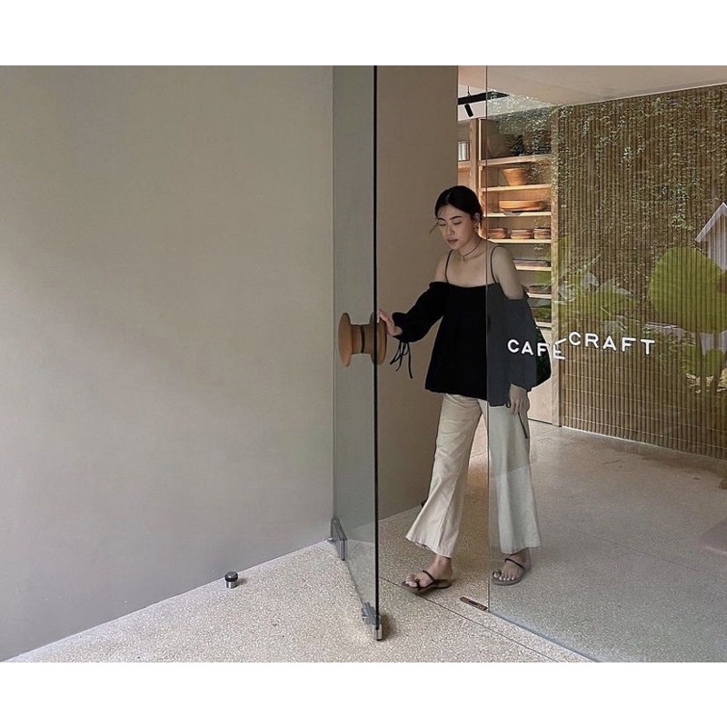 Remi top เสื้อตัวดัง จาก vynn.official ค่า 🖤