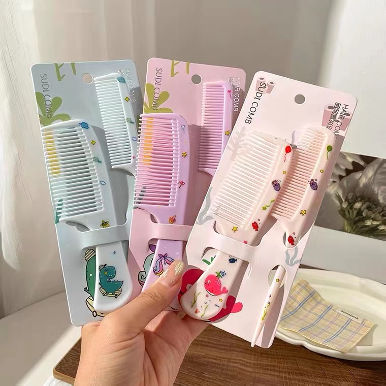 ใหม่ หวีป้องกันไฟฟ้าสถิตย์ หวี พกพา น่ารัก หวีหางแหลม ลายสตรอเบอร์รี่น่ารัก ไม่เจ็บศีรษะ สําหรับเด็กผู้หญิง 1 ชิ้น