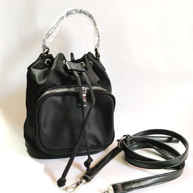 🔥กระเป๋าสะพายสไตล์  Prada  ทรงขนมจีบ พร้อมส่ง!!