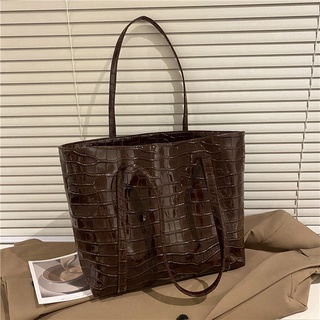 กระเป๋าหนังสะพายข้างผู้หญิง ย้อนยุค แฟชั่นม tote bag ใบใหญ่ กระเป๋าA4