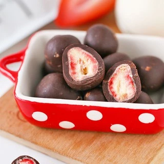 ช็อคโกแลตสอดไส้เนื้อสตอเบอรี่ Chocolate Truffle ช็อคสตอเบอรี่