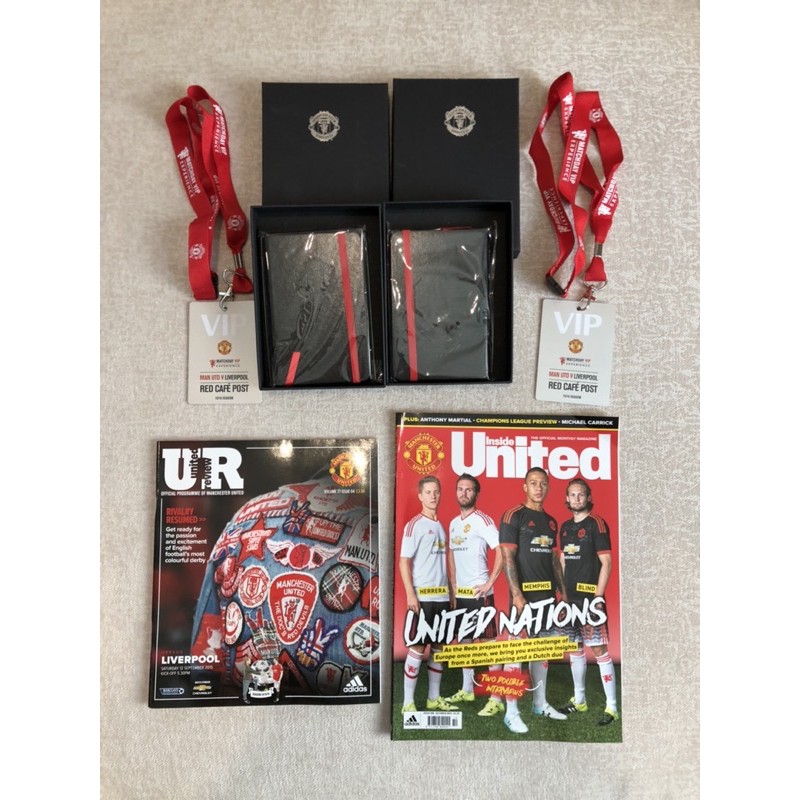Manchester United ชุดของสะสม แม๊กกาซีน สมุด ป้ายห้อยคอ ของแท้ จากอังกฤษ (New - Kept Unused)