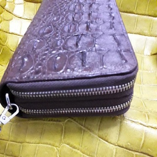 crocodile lady purse 2 zipwallet craft.กระเป๋าสตางค์หนังจระเข้แท้สตรีสีน้ำตาล1