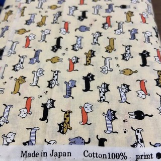 ผ้าคอตตอนญี่ปุ่นแท้ cotton 100% ลายน้องแมว ขนาด 1/2 หลา Made in JAPAN