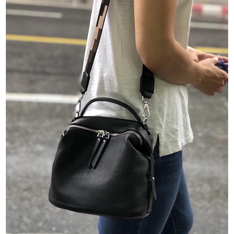 ลดเหลือ 1610บาท (ทักแชทรับโค้ด) โค้ดมีจำนวนจำกัดนะคะ BAXX NAL กระเป๋าหนังแท้ ฟรีสายสะพายผ้า หนังนุ่ม