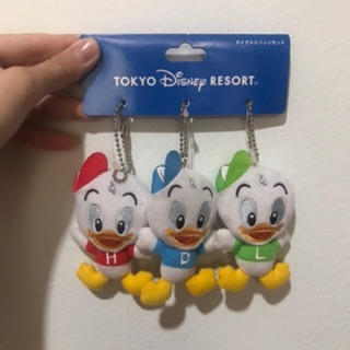 พร้อมส่ง ‼️ พวงกุญแจ/เข็มกลัด หลานๆ ของ Donald Duck จากTokyo Disney Resort