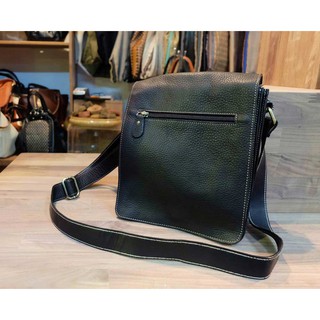 Leather Bag code : LB015 กระเป๋าหนังสะพายข้าง สีดำ