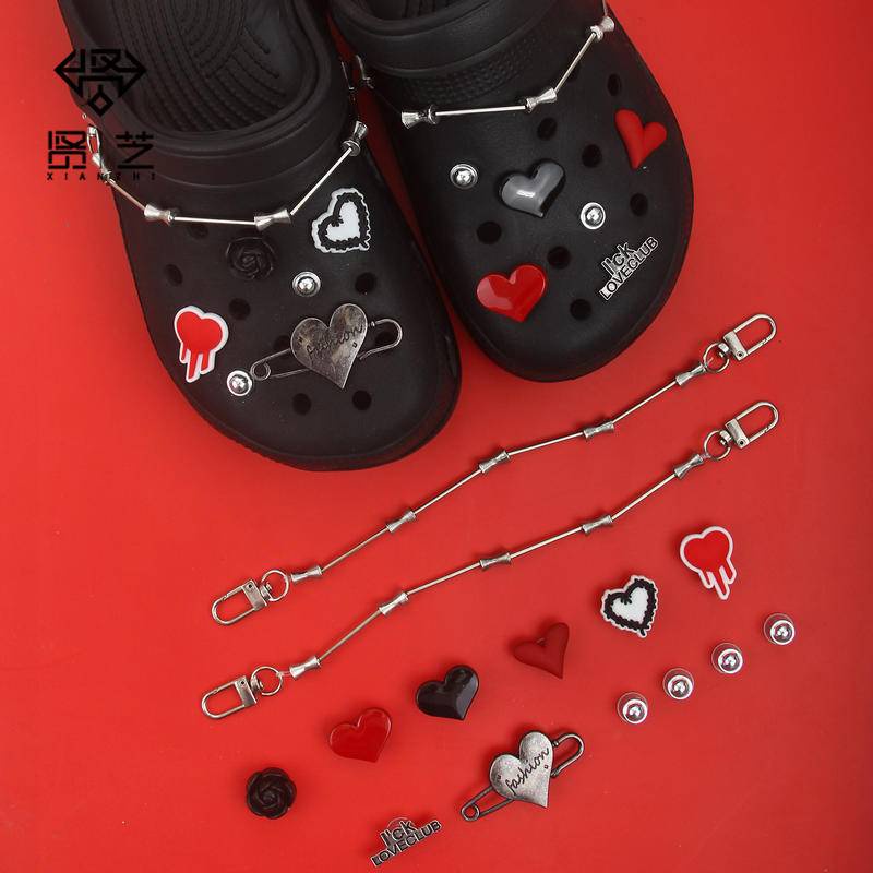 【🎈Ooyoudo】ใหม่ กําไลข้อมือ โลหะ สีดํา สีแดง DIY สําหรับตกแต่ง croc Charms Jibz【แตะผู้หญิง jibitz อุปกรณ์เสริม】