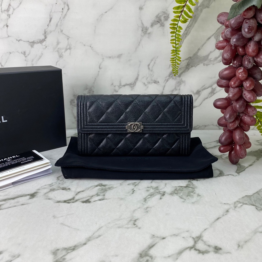 Chanel boy wallet black caviar