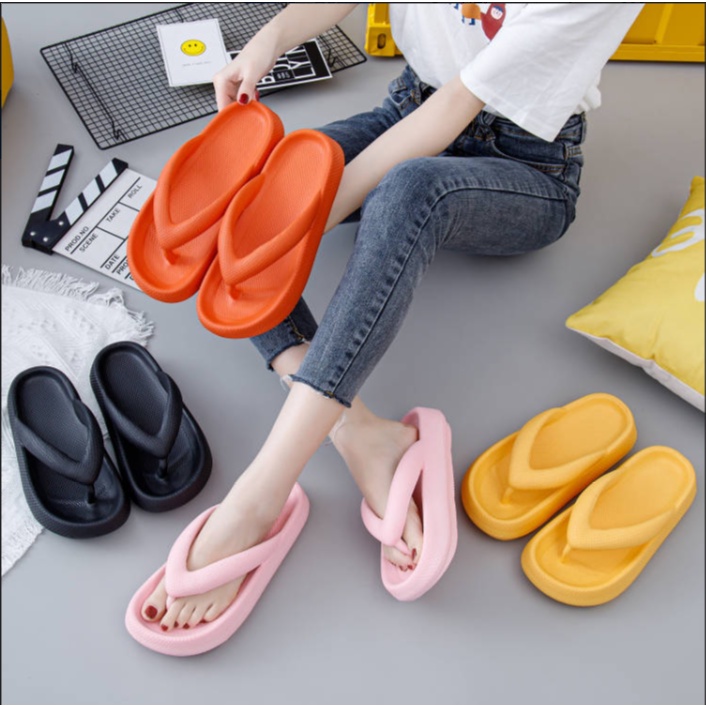 รองเท้าแตะแบบนิ่มเหมือนเหยียบขี้EVA เป็นแบบหนีบ พื้นหนาใส่สบาย6768