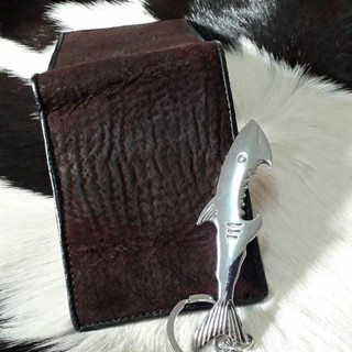 กระเป๋าหนังปลาฉลาม  shark bifold wallet