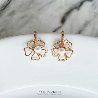 Cute Flower Clip Earrings with Pearl : ต่างหู ตุ้มหู หนีบ ดอกไม้ ประดับ มุก น่ารัก