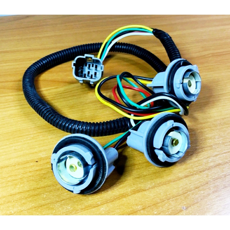 ชุดขั้วไฟท้าย ขั้วไฟท้าย สำหรับ isuzu dmax '03-05 รุ่นแรก 1ชุด (1=ข้าง) - ขั้วไฟ d-max ดีแม็ก ขั้วรุ่นสปริง