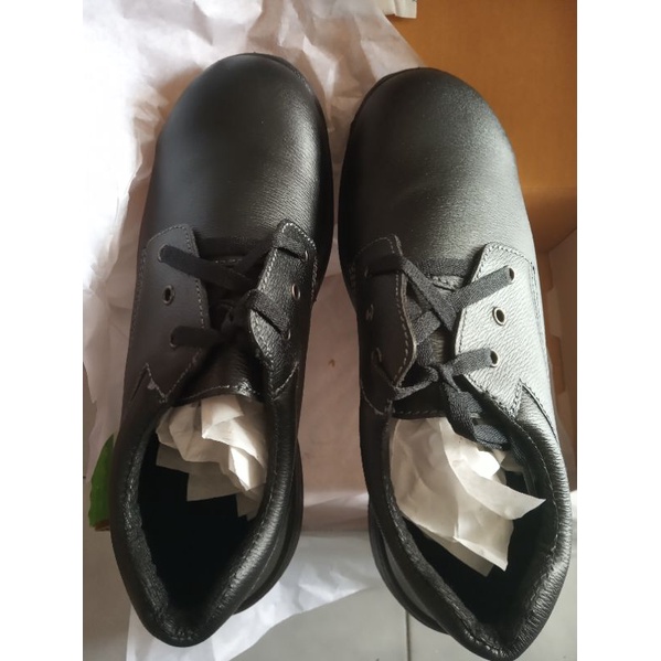 รองเท้าเซฟตี้ PANGOLIN เบอร์8