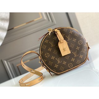 Louis LV M52294 LV monogram Boite chapeau souple round crossbody makeup bag