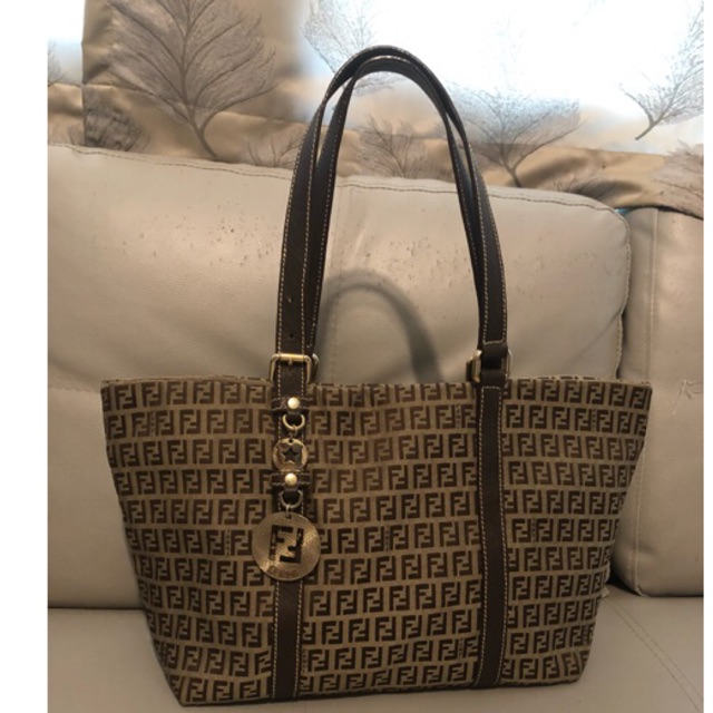กระเป๋าแบรนด์เนม Fendi แท้💯✔️มือสอง