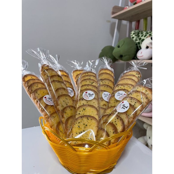 ขนมปังกรอบเนยกระเทียม 10 บบาท (ขั้นต่ำ 3)