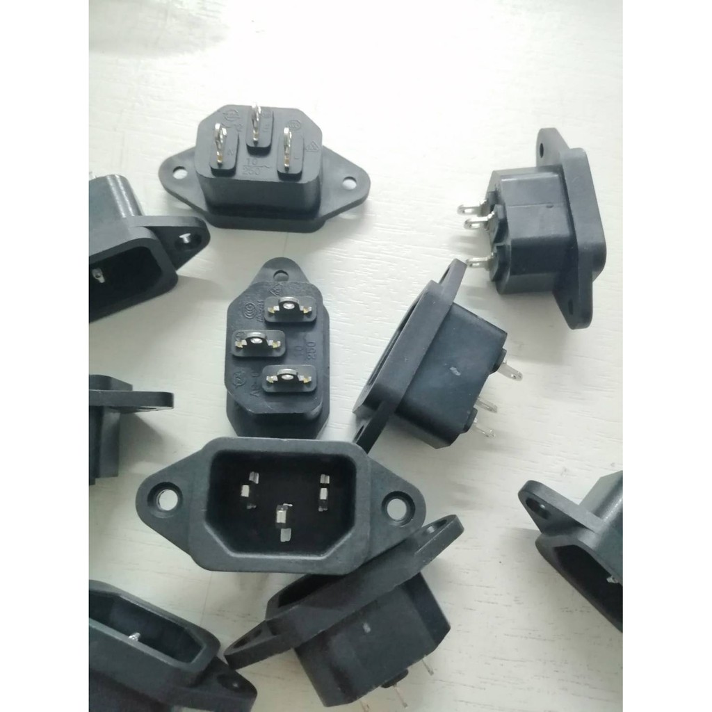 0000032 ขั้วกระทะ รุ่นสามขา 3 ขา เสียบ(ดำ) หม้อต้มอาหาร หม้อแขก หม้อกระทะ หม้อนึ่ง ขั้วปลั๊กไฟ ขั้วหม้อ ปลั๊ก3ขาติดแท่น