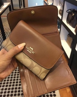 Coach กระเป๋าสตางค์ size m