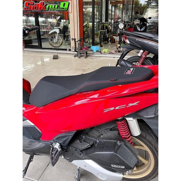 เบาะpcx 2015-2017 ทรงกลางแบบมีโลโก้ ใช้ฟองน้ำเกรดดี ไม่ยุบตัวง่าย งานปราณีต ทรงสวย ตรงปก ถูกและดีแน่นอนค่ะ - รูปที่ 5
