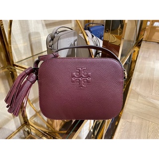 (ผ่อน0%) กระเป๋าสะพายข้าง TORY BURCH THEA CAMERA BAG IMPERIAL GARNET 67287 หนังแท้ สีแดงเข้ม