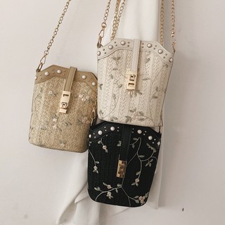 Sen embroidery straw portable bucket bag กระเป๋าสานตกแต่งดอกไม้และมุก รหัสB1109