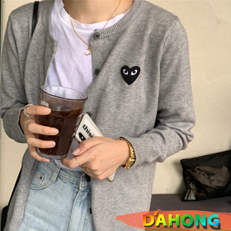 Dahong 💖  เสื้อไหมพรมแขนยาว คอกลม ปักหัวใจ คาร์ดิแกน กระดุมหน้า เสื้อกันหนาวเนื้อบาง 3032