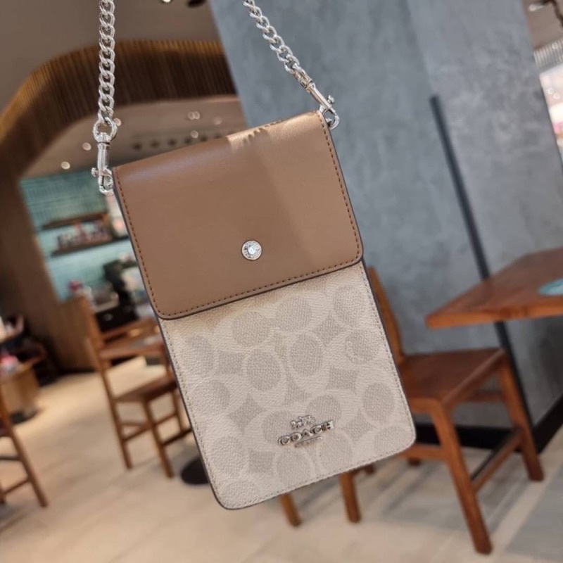 ส่งฟรี กระเป๋าใส่ มือถือ บัตรต่างๆ coach outlet