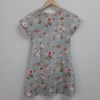 ชุดเดรส ลายดอก ราคา 150