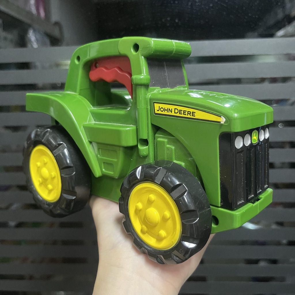 John Deere Tomy Flashlight รถแทรกเตอร์ของเล่นที่มีไฟฉาย ไฟฉาย ของเล่นไฟฉาย รถแทรกเตอร์ จอห์น เดียร์ 