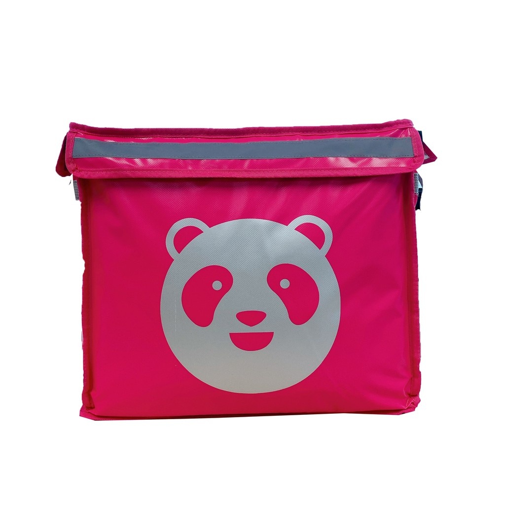 กล่องใส่อาหาร foodpanda (ขนาดกลาง) จุได้มากกว่าเดิม ขนาดพอดีคัน  กว้าง 40 ซม. ยาว 35 ซม. สูง 32 ซม.