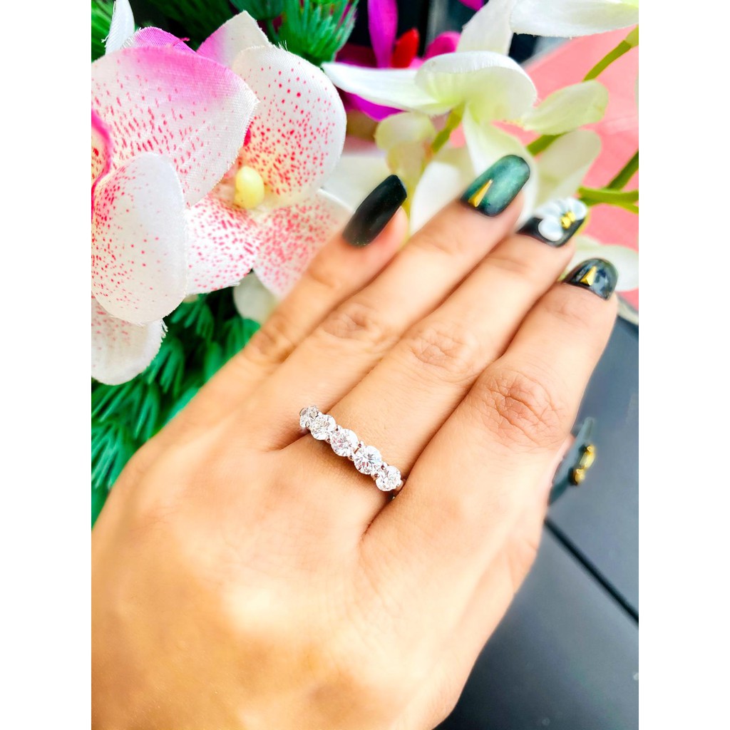 Engagement diamond ring band