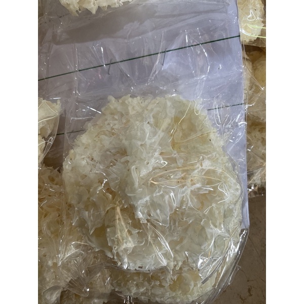 เห็ดหูหนูขาว1ดอกน้ำหนักประมาณ35กรัมต่อชิ้น