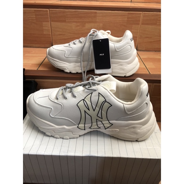 รองเท้า MLB NY size 45