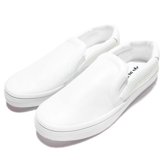 adidas court vantage slip on