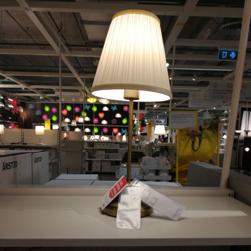 ราคานี้ 10 ชิ้น​สุดท้าย​ IKEA แท้ค่ะ ÅRSTID อัวช์ทีด โคมไฟตั้งโต๊ะ, ทองเหลือง/ขาว, ชุบนิกเกิล/ขาว