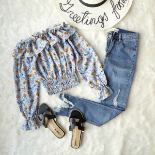 เสื้อคอป สมอคเอว แขนยาว
ผ้าลายดอกเนื้อดี งานสวยน่ารักมากกก