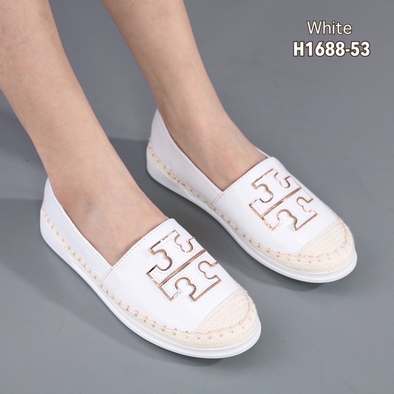 รองเท้าลำลองแฟชั่นมาใหม่ TORY bush นิ่มๆมากshumiya fashion