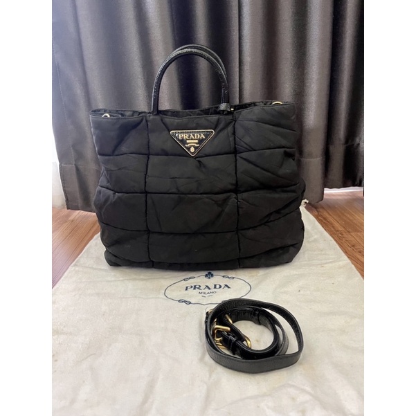 กระเป๋าPradaสีดำไนลอน