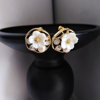 trendy flower S925 silver earrings geometric round hollow diamond earrings pearl earrings womenดอกไม้อินเทรนด์ S925