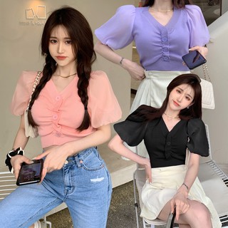 🌹☘️ เสื้อครอป เสื้อเอวลอย เสื้อยืด สีพื้น แขนสั้น คอวี แต่งกระดุมหน้า 🌹 สวย เซ็กซี่ สำหรับผู้หญิง 💥 พร้อมจัดส่งในไทย 💥