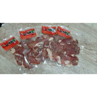 หมูแดดเดียว หมักอย่างดี แพ็คใส่ถุงสูญญากาศ ถุงละ 89 บาท น้ำหนักต่อถุง 200 กรัม ซื้อ3ถุงแถม ปลาร้าสับกระปุกเล็ก1 กระปุก