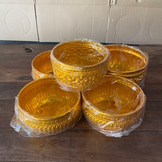 ขันน้ำ อลูมิเนียม ขันลายไทย ขนาด 22-28 ซม. (สีทอง)