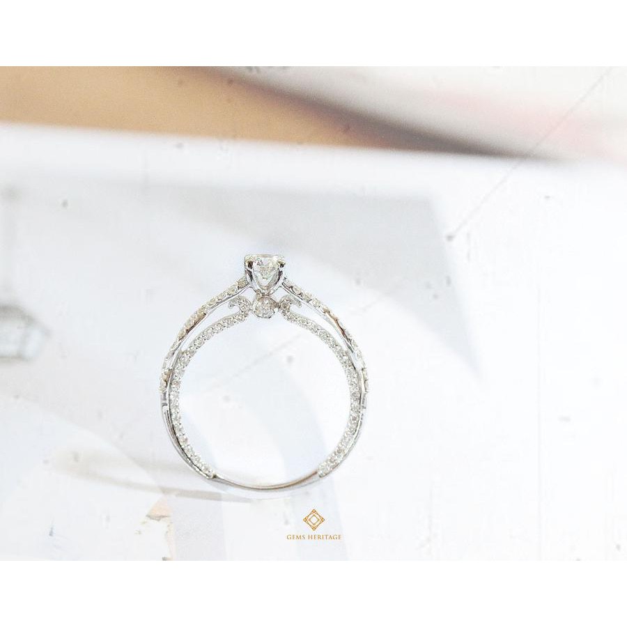 Gems Heritage   แหวนเพชรแท้ แหวนแต่งงาน แรงบรรดาลใจจากสถาปัตยกรรมโบสถ์ของยุโรป(RWG174)เพชรแท้น้ำ98 VS1 เรือน18Kทองคำขาว