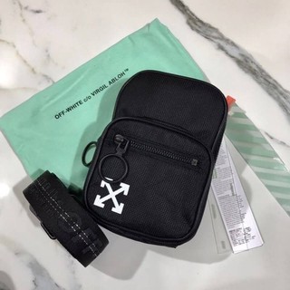 กระเป๋าสะพาย Off white Arrow cross body Bag การันตีความเหมือนที่สุดให้เลยถ่ายสดจากสินค้าจริง100% Size 12cm