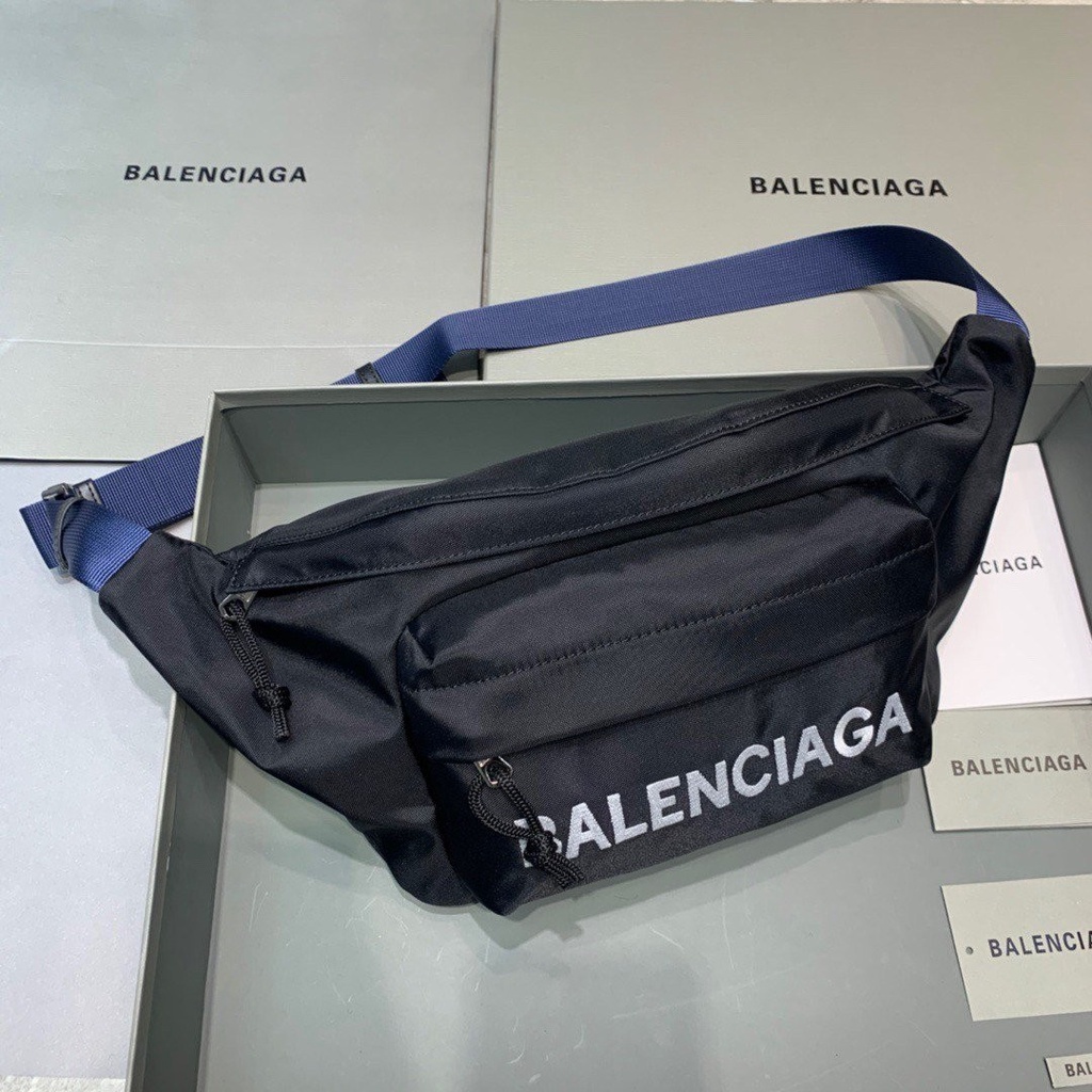 กระเป๋าคาดอกBalenciaga belt bag / Belt Bag / Balenciaga  Size 23*5*20 Grade ออริ