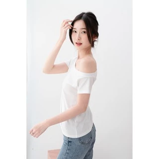 Pela One-Off เสื้อปาดไหล่