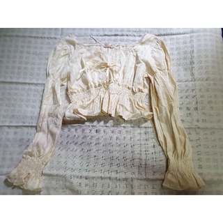 เสื้อครอปจั้มเอว สีครีม