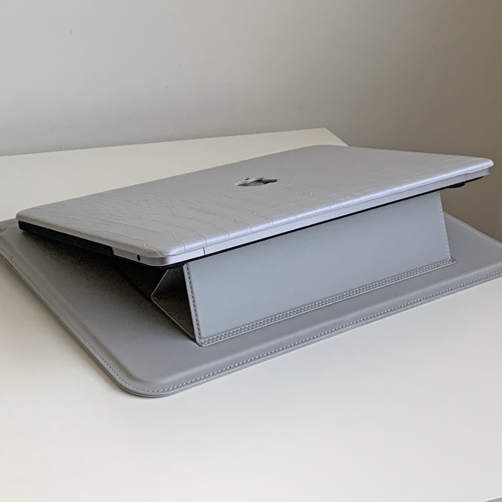 Triangle Laptop Clutch ซองใส่แล็ปท็อปตั้งได้ หนังPUกันน้ำ